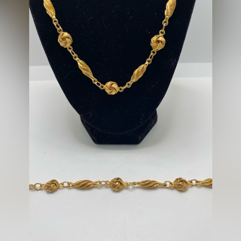 Elegant Gold-Tone Knot & Twist Necklace and bracelet set